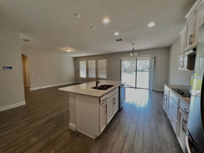 Building Photo - SPECTACULAR MODERN HOME!!Relaxing water views from the back of this beautiful home- MOVE IN Septe...