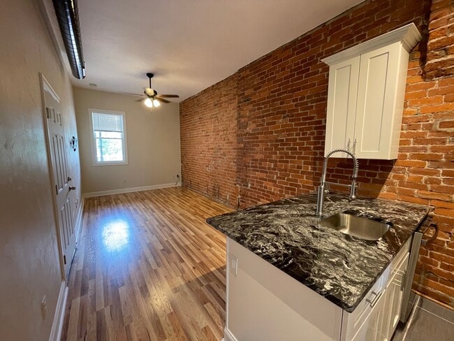 Interior Photo - Liberty 4028
