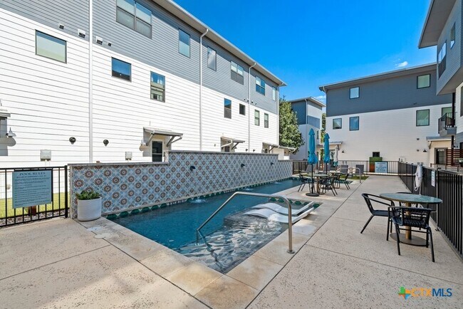 Building Photo - 1208 N Academy Ave