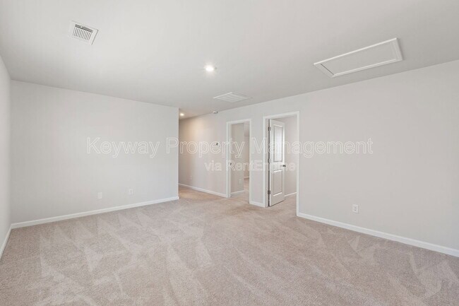 Building Photo - 651 Manitou Cir