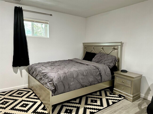 Building Photo - 4802 Elser St