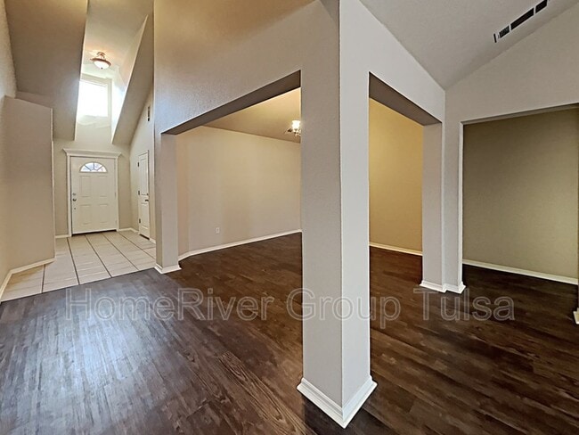 Building Photo - 3710 N Ironwood Pl