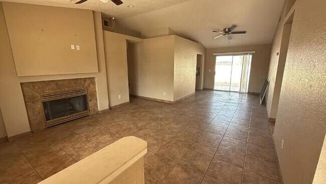Building Photo - Charming Single Family Home! Available 8/10/2026 -HOME IS CURRENTLY OCCUPIED!