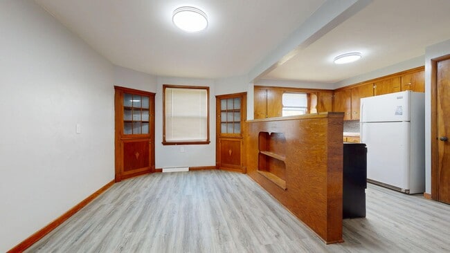 Building Photo - Madison ranch with basement, 1 car garage