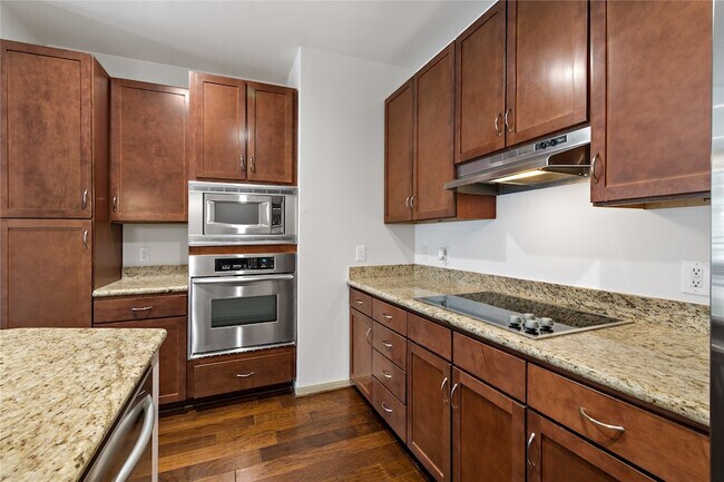 Building Photo - 505 Jackson Hill St