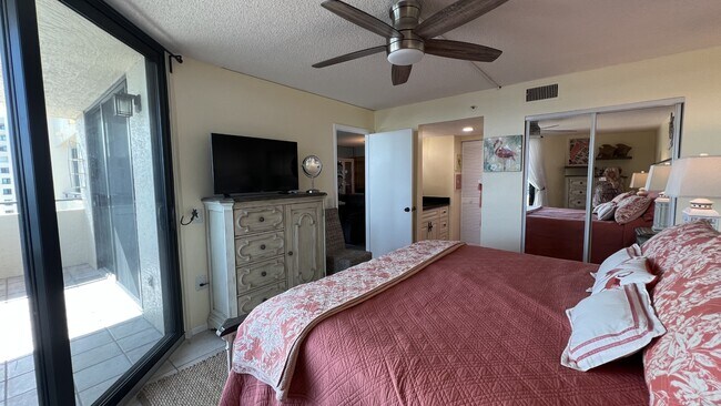 Building Photo - 5915 Sea Ranch Dr