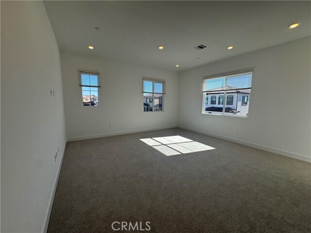 Building Photo - 114 Pansy