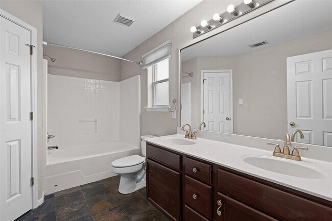 Building Photo - 154 Meadowlark Cir