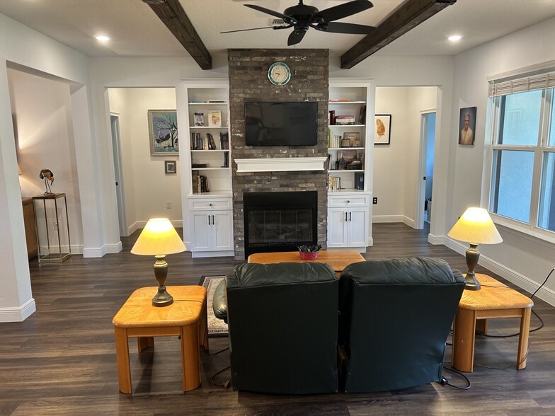 Building Photo - 223 Emmy Cv