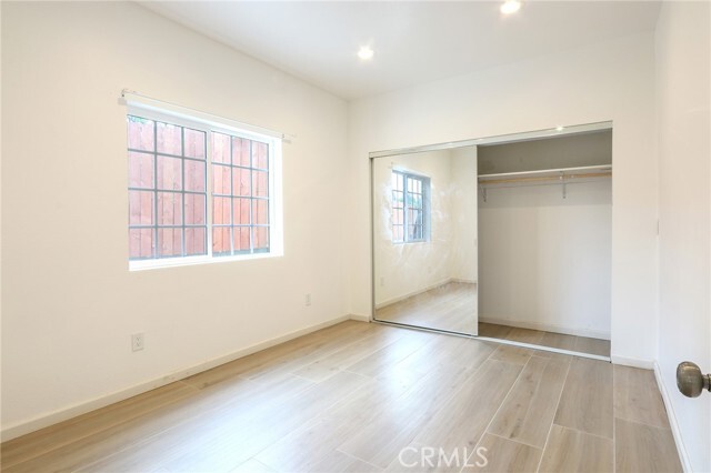 Building Photo - 268 Macalester Dr
