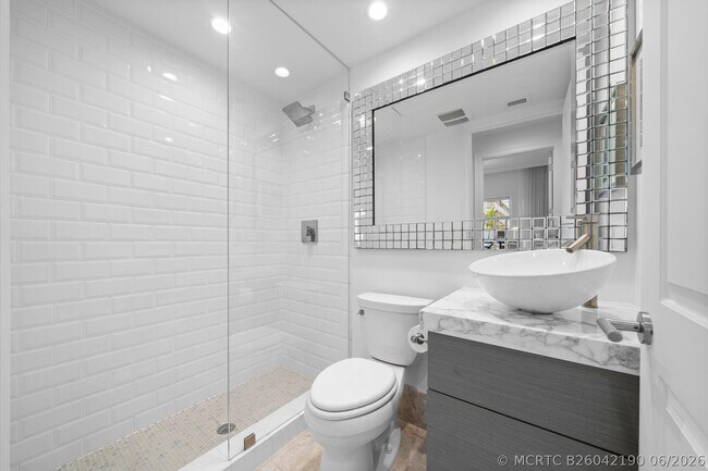 Building Photo - 1680 S Ocean Dr