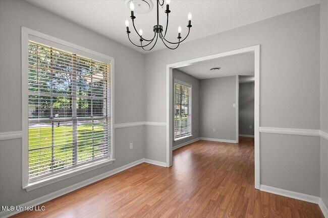 Building Photo - 36 Pebble Hill Dr