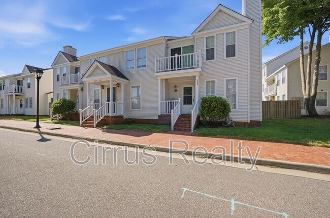 Building Photo - 533 Columbia St