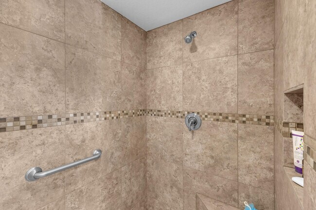 Building Photo - 168 Cam Arroyo S