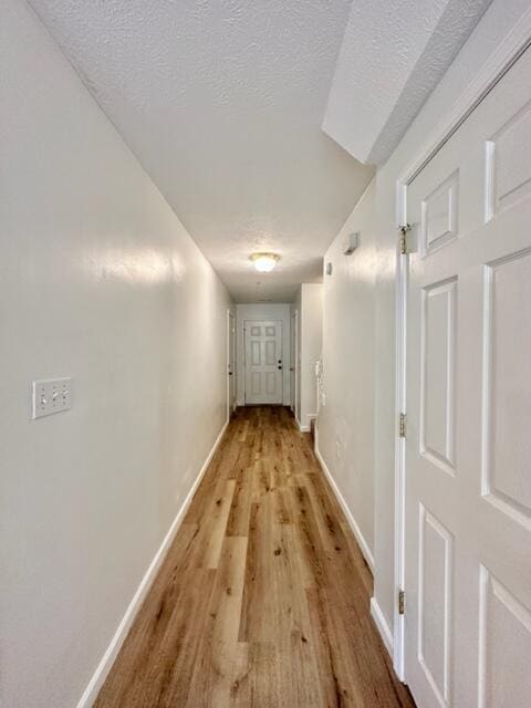 Building Photo - 209 Swaying Pine Ct