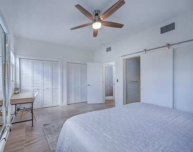 Building Photo - 3038 N Federal Hwy