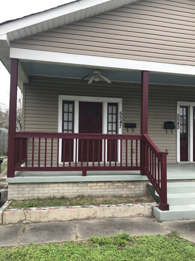 Building Photo - 5547 Woodlawn Pl