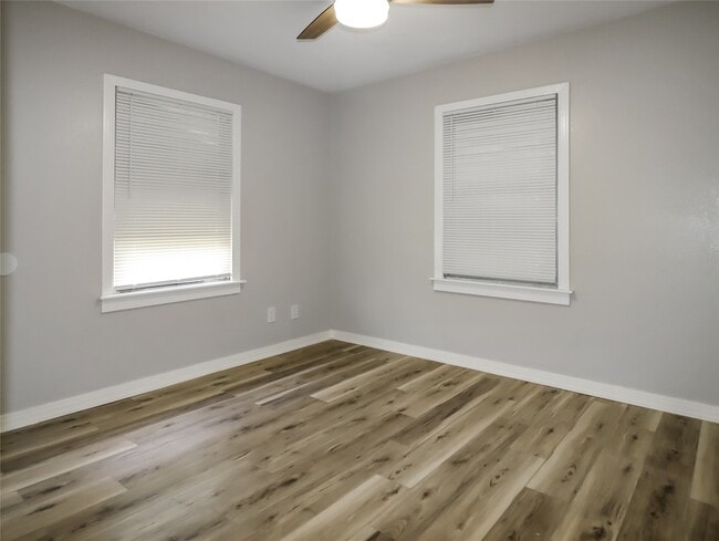 Building Photo - 6705 Speaker St