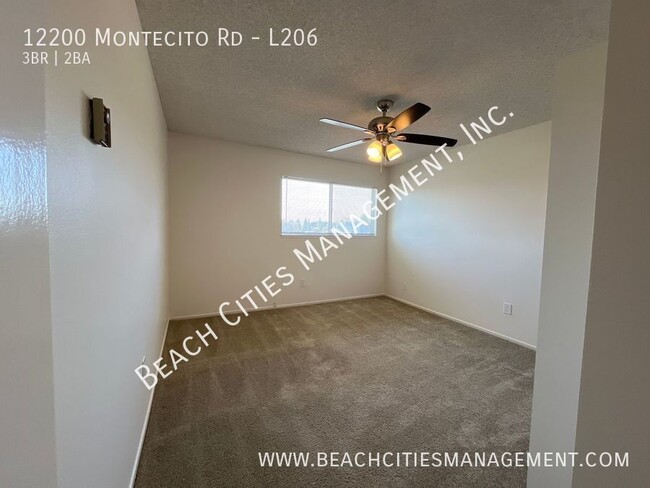 Building Photo - $300 off first month's rent! Nice Upper Un...