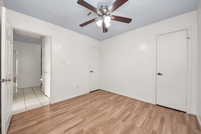 Building Photo - 15614 Barbarossa Dr