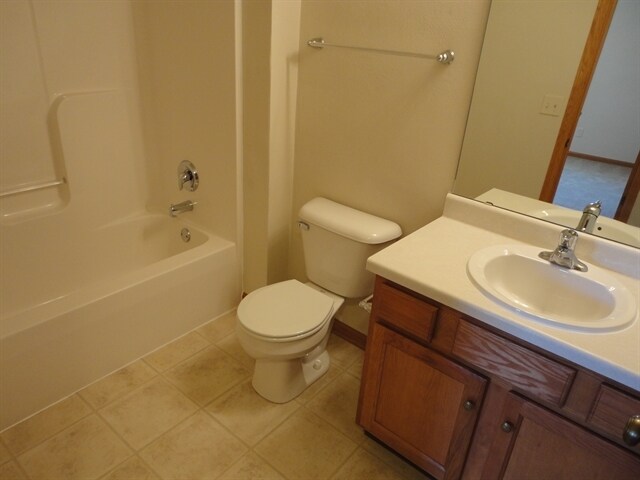 Building Photo - 2650 Bibury Dr