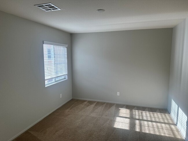 Building Photo - Henderson!!! Community: Cadence!! 4 Bedrooms!!! Bed & Full bath downstairs!! Loft/computer area u...