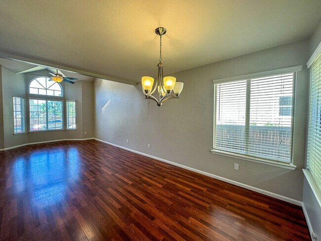 Building Photo - A perfect Highlands Ranch 4-bedroom home