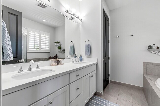 Building Photo - 622 Windward Cir S