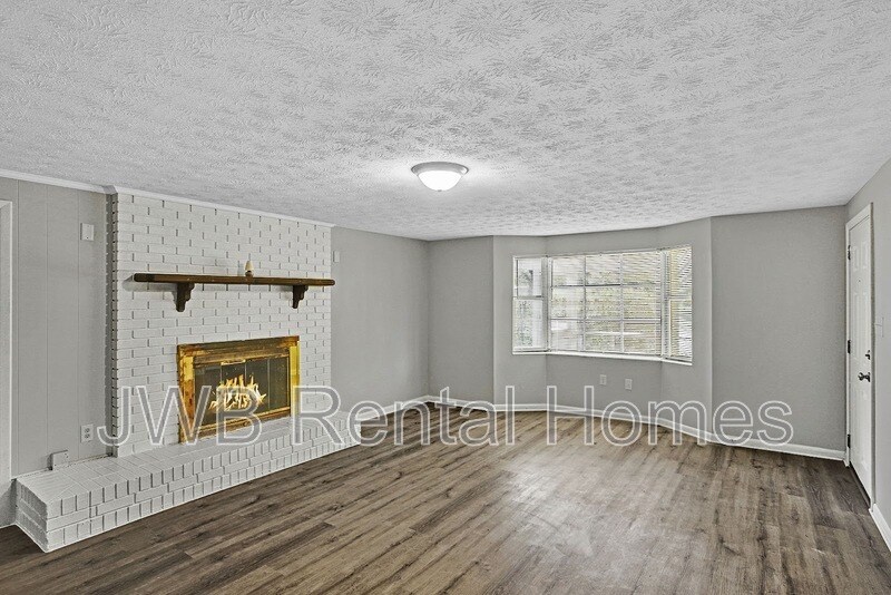 Building Photo - 10536 Keuka Dr