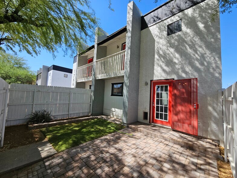 Building Photo - 1766 E Pepper Cir