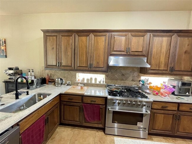 Building Photo - 7625 Crackling Creek Dr