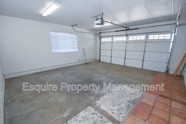 Building Photo - 298 Glenwood Ave