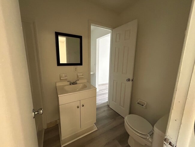 Building Photo - SPRING MOVE-IN SPECIAL AND RATE DROP ALERT...