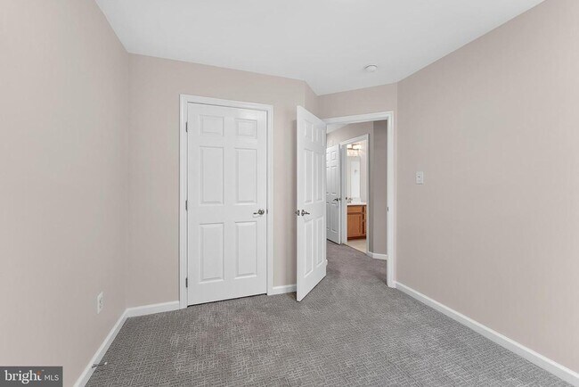 Building Photo - 7015 Trek Way