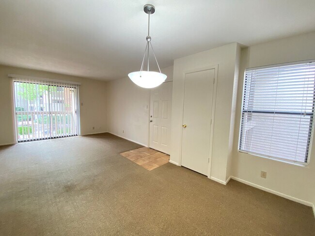 Building Photo - Beautiful Condo at The Reserve