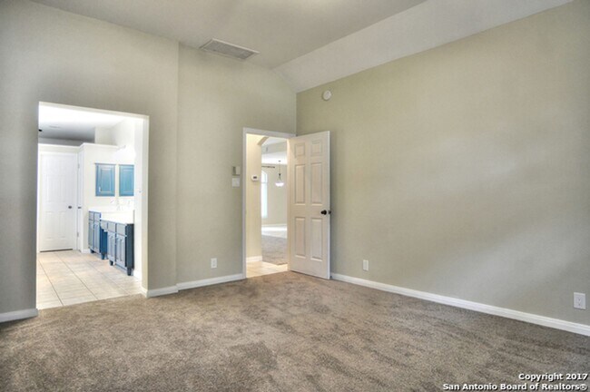 Building Photo - 4 Bedroom/2 Bath Auburn Oaks Subdivision