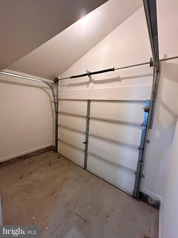 Building Photo - 2005 Greystone Dr