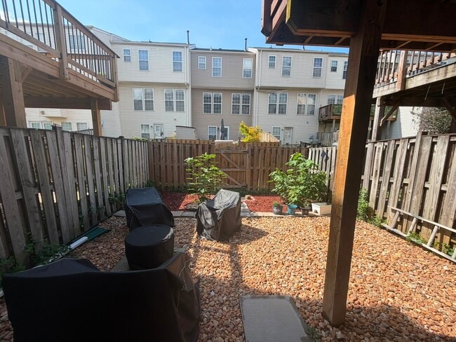 Building Photo - 7866 Dogue Indian Cir