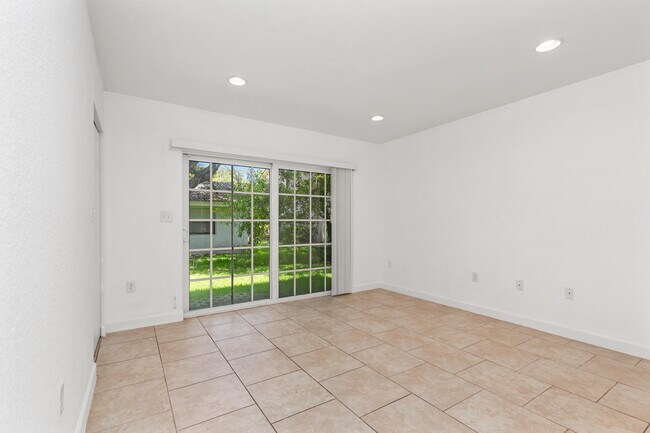 Building Photo - 3525 NW 114th Ln