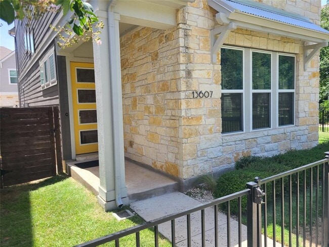 Building Photo - 13607 Terrett Trce