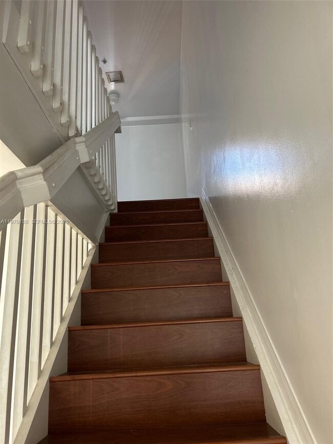 Building Photo - 928 SW 3rd St