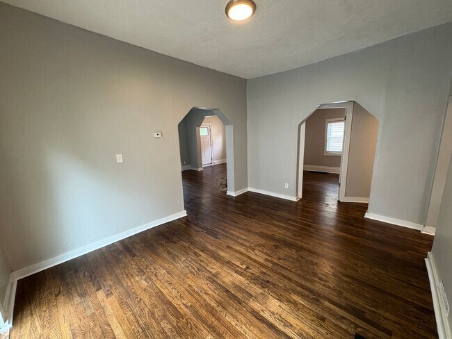 Building Photo - Updated 4 bed 1.5 Bath in Omaha