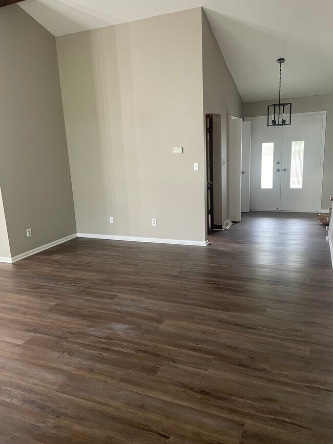 Building Photo - 16222 Howe Rd