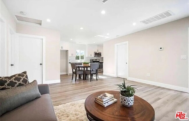 Building Photo - 6651 Aldea Ave