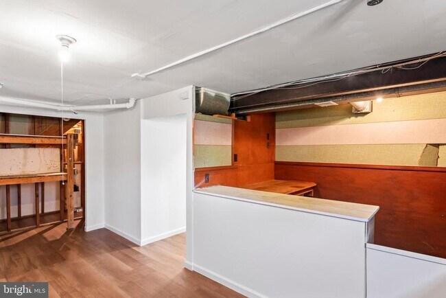 Building Photo - 2521 Fairhill Dr
