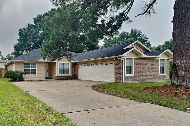 Primary Photo - 8514 Greenleaf Lake Dr