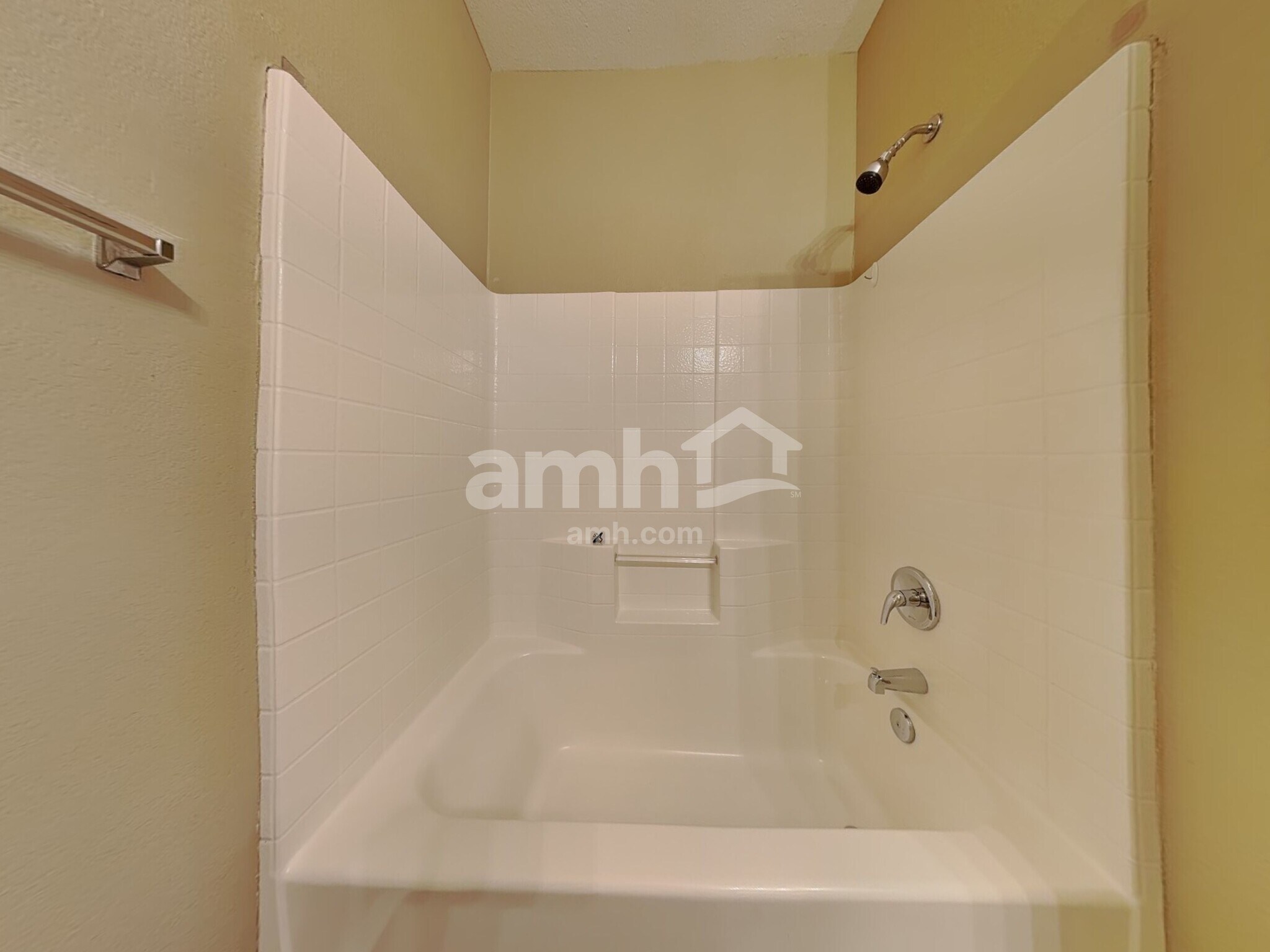 Building Photo - 9904 Henna Ln