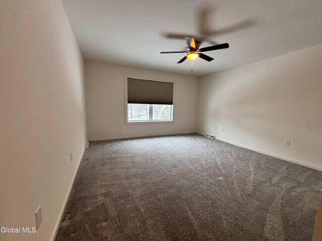 Building Photo - 587A Grooms Rd