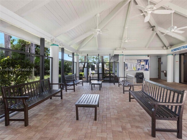 Building Photo - 2549 Egret Lake Dr