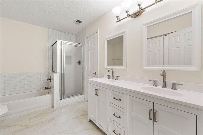 Building Photo - 3040 Majestic Park Ct